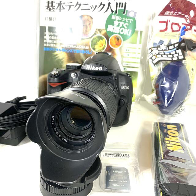 Nikon  美品　一眼レフ カメラD5000  動画撮影　wi-fiSD変更可