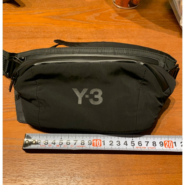 Y-3(ワイスリー)のy3 ボディーバッグ　袋付き メンズのバッグ(ボディーバッグ)の商品写真