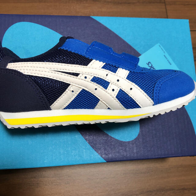 asics(アシックス)のアシックスシューズ スクスク アイダホ キッズ すくすく 16.5 スニーカー キッズ/ベビー/マタニティのキッズ靴/シューズ(15cm~)(スニーカー)の商品写真