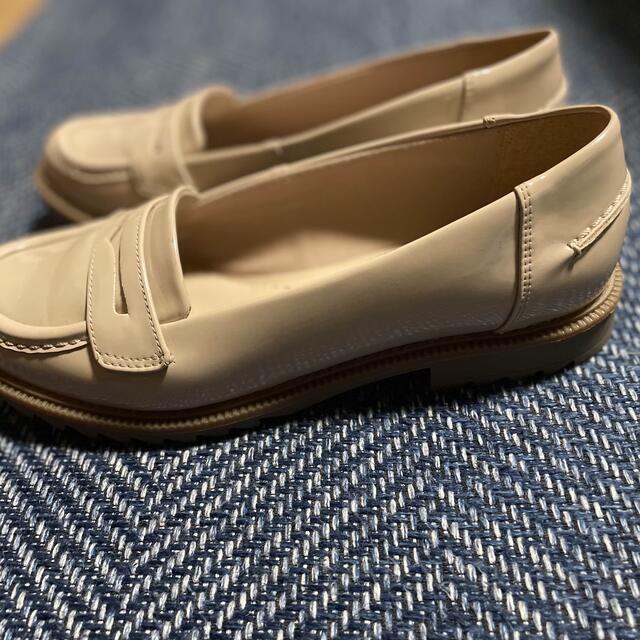 Clarks(クラークス)のClarks・クラークス★エナメルローファー★美品 レディースの靴/シューズ(ローファー/革靴)の商品写真