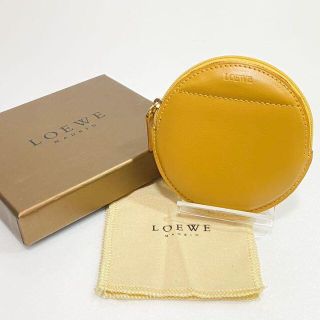 ロエベ(LOEWE)の【chouchou様専用】LOEWE ロエベ　本革コインケース　丸型　マスタード(コインケース)