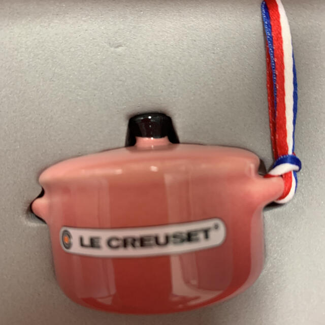 LE CREUSET(ルクルーゼ)のル・クルーゼ　ミニチュアオーナメント（新品未使用品） インテリア/住まい/日用品のキッチン/食器(収納/キッチン雑貨)の商品写真