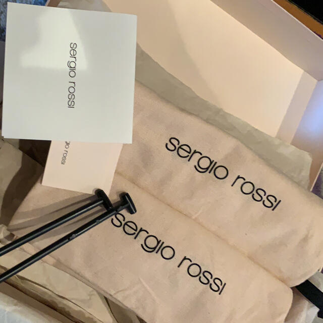 Sergio Rossi(セルジオロッシ)のSergio Rossi    黒パンプス　22.5センチ　美品 レディースの靴/シューズ(ハイヒール/パンプス)の商品写真