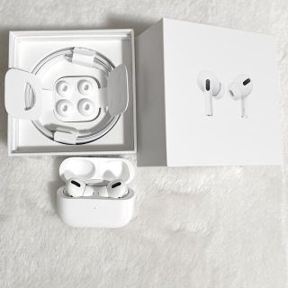 アップル(Apple)のAirPods Pro シリアルナンバー付き(ヘッドフォン/イヤフォン)