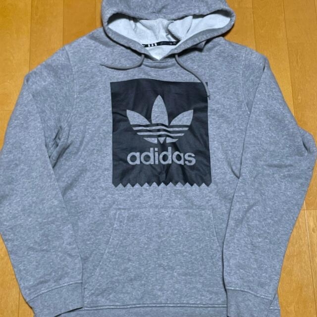 adidas(アディダス)の★値下げしました★アディダスオリジナル　スウェットパーカー サイズO メンズのトップス(スウェット)の商品写真