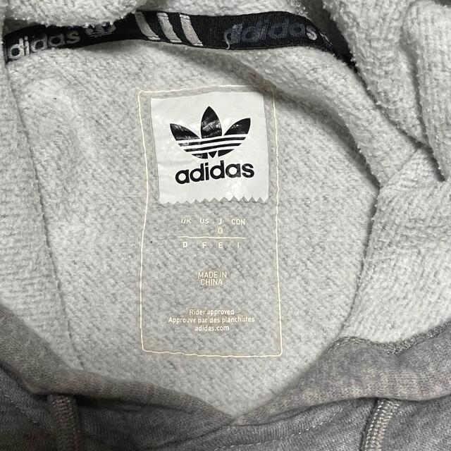 adidas(アディダス)の★値下げしました★アディダスオリジナル　スウェットパーカー サイズO メンズのトップス(スウェット)の商品写真