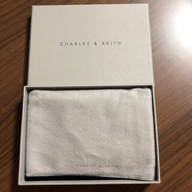 Charles and Keith(チャールズアンドキース)の大人気CHARLES&KEITH ジップアラウンド ミニウォレット レディースのファッション小物(コインケース)の商品写真