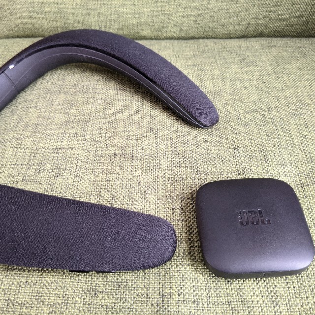 JBL SoundGear BTA ウェアラブルネックスピーカー スマホ/家電/カメラのオーディオ機器(スピーカー)の商品写真