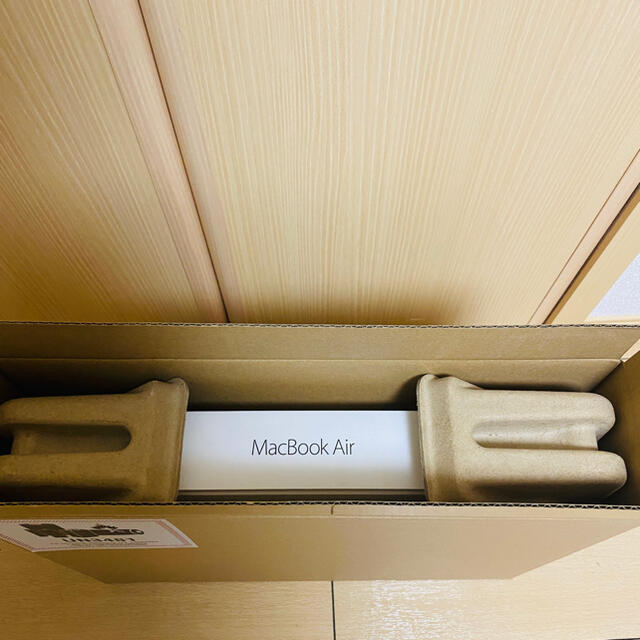 【美品】　APPLE MacBook Air MQD32J/A マックブック 8