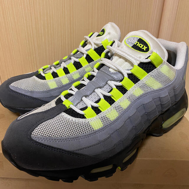 NIKE(ナイキ)の【専用】NIKE AIR MAX95 OG エアーマックス  イエローグラデ メンズの靴/シューズ(スニーカー)の商品写真