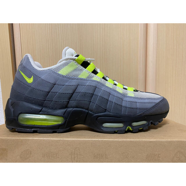 NIKE(ナイキ)の【専用】NIKE AIR MAX95 OG エアーマックス  イエローグラデ メンズの靴/シューズ(スニーカー)の商品写真