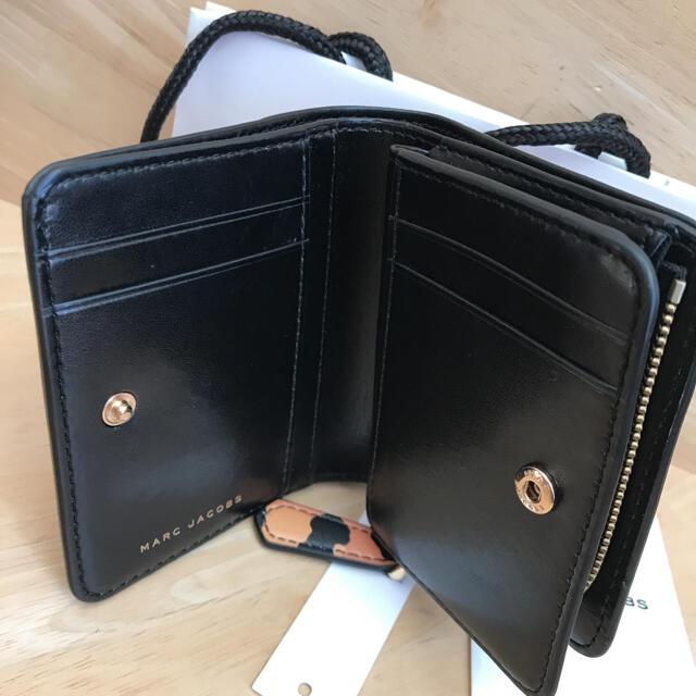 MARC JACOBS(マークジェイコブス)の【新品】即発 マークジェイコブス 二つ折り財布 ミニ　レオパード レディースのファッション小物(財布)の商品写真