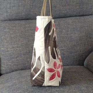 購入者が決まりましハンドメイド ハワイアンキルトバッグ (ラウアエとプルメリア)