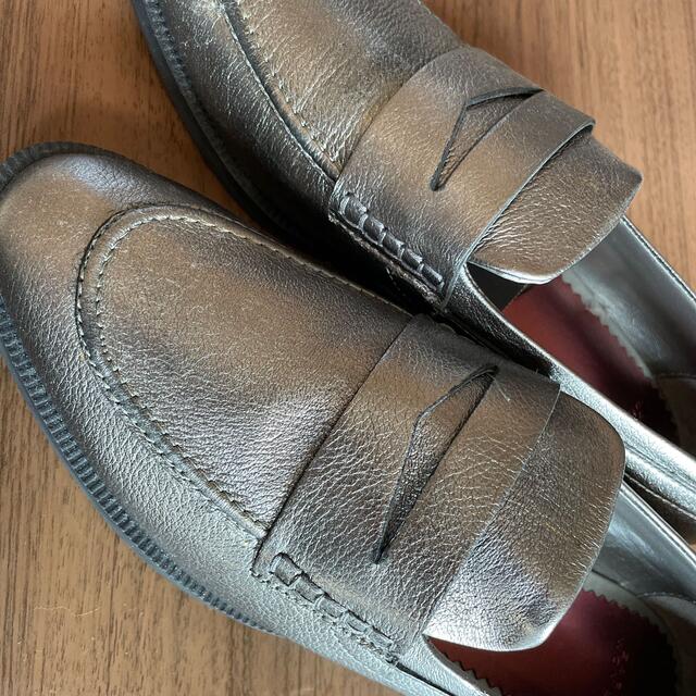 ZARA(ザラ)のZARA ダークシルバー　ローファー レディースの靴/シューズ(ローファー/革靴)の商品写真
