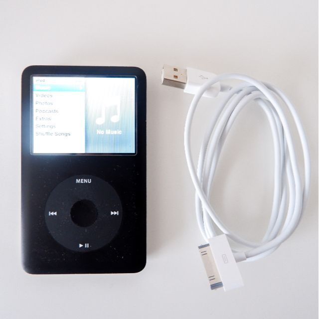 iPod(アイポッド)のiPod Classic 80GB ブラック スマホ/家電/カメラのオーディオ機器(ポータブルプレーヤー)の商品写真