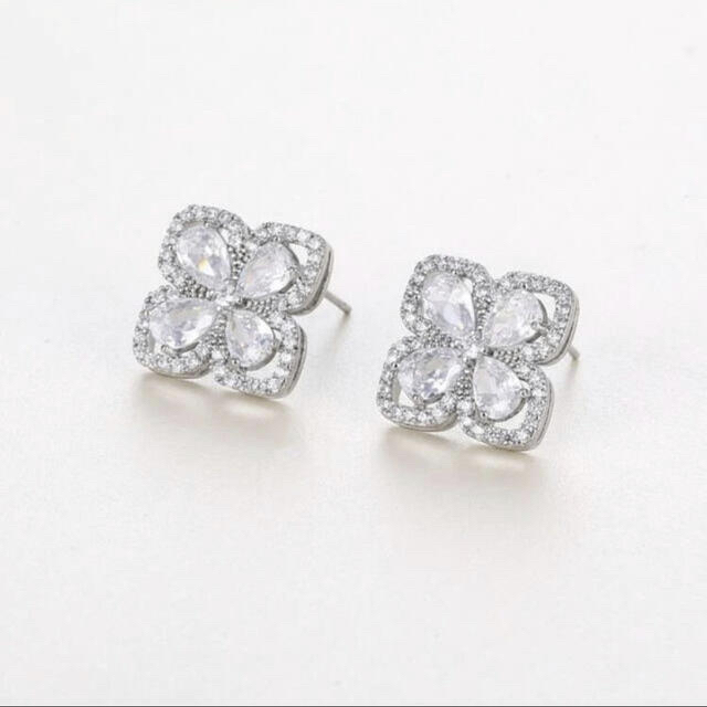 🤍White pierce🤍 レディースのアクセサリー(ピアス)の商品写真