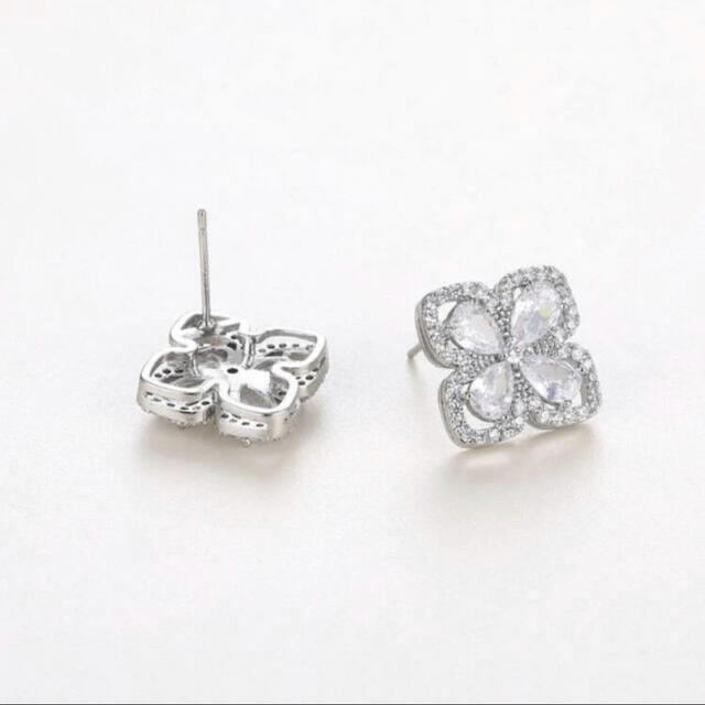 🤍White pierce🤍 レディースのアクセサリー(ピアス)の商品写真