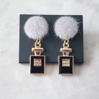 シャネル(CHANEL)のふわもこNo.5パフュームピアス(ピアス)