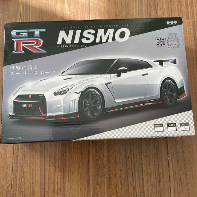 ラジコン　GT-R Whiteカラー　nismo エンタメ/ホビーのおもちゃ/ぬいぐるみ(ホビーラジコン)の商品写真