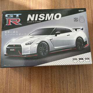 ラジコン　GT-R Whiteカラー　nismo(ホビーラジコン)