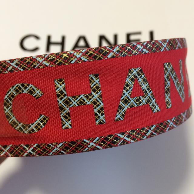 CHANEL(シャネル)のCHANEL/2020限定✨ラッピングレッドリボン【幅3㎝×1m】 インテリア/住まい/日用品のオフィス用品(ラッピング/包装)の商品写真