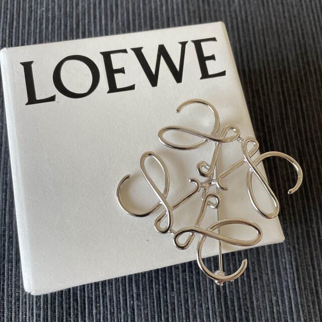 レディース未使用☆正規品LOEWEアナグラムブローチ♪シルバー