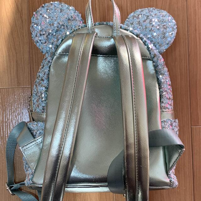 Disney(ディズニー)のLoungefly スパンコールリュック レディースのバッグ(リュック/バックパック)の商品写真