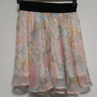 プライムパターン(PRIME PATTERN)の花柄スカート　ピンクと水色と黄色の花柄　シフォン可愛いスカート(ひざ丈スカート)