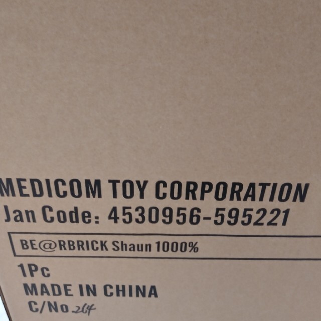 MEDICOM TOY(メディコムトイ)のBE＠RBRICK Shaun「Shaun the Sheep」1000％ エンタメ/ホビーのおもちゃ/ぬいぐるみ(キャラクターグッズ)の商品写真