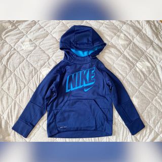 ナイキ(NIKE)の【XS】NIKEナイキ裏起毛長袖パーカー(男の子Dry-Fitネイビー)(Tシャツ/カットソー)