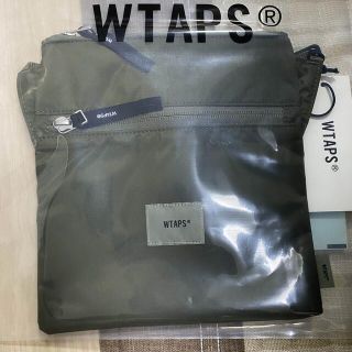 ダブルタップス(W)taps)のWTAPS SLING / POUCH / NYLON  オリーブ 新品(ショルダーバッグ)