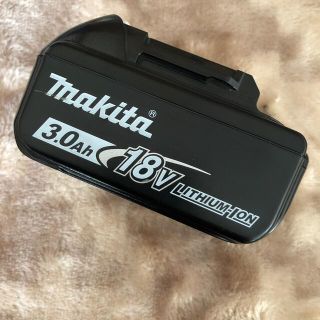 マキタ(Makita)のたいきさん専用　マキタ18v 3.0A h   リチウムイオンバッテリー(バッテリー/充電器)