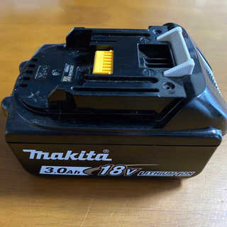 マキタ(Makita)のMAKITA 18v 3.0ah バッテリーBL1830B(バッテリー/充電器)