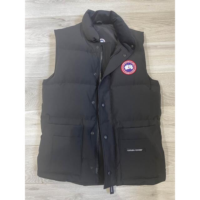 CANADA GOOSE(カナダグース)のカナダグース  ダウンベスト　xs メンズのジャケット/アウター(ダウンベスト)の商品写真