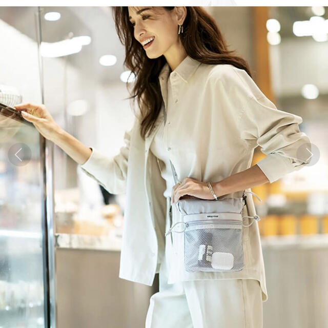 DEAN & DELUCA × BRIEFING サコッシュ ライトグレー DEAN & DELUCA × BRIEFING サコッシュ ライトグレー