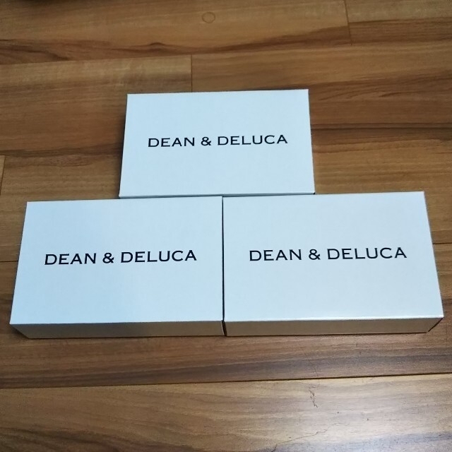 DEAN & DELUCA(ディーンアンドデルーカ)の新品未開封♥ディーンアンドデルーカホーローコンテナー Mサイズ【ホリデー限定】  インテリア/住まい/日用品のキッチン/食器(容器)の商品写真