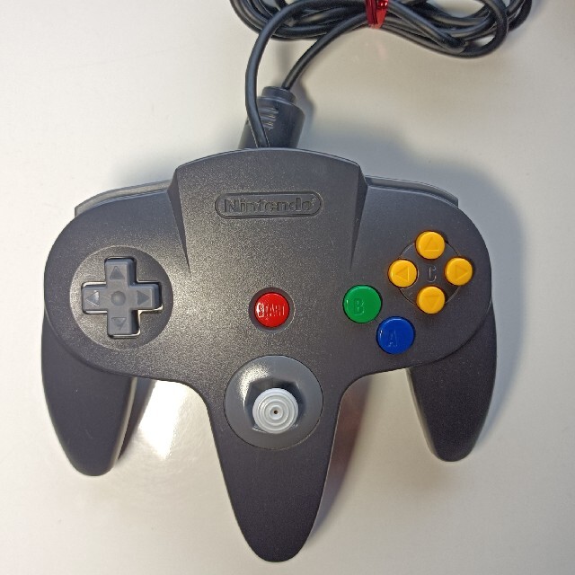 NINTENDO 64(ニンテンドウ64)の【動作確認済】  NINTENDO 64 本体 ソフト3本付 すぐに遊べる エンタメ/ホビーのゲームソフト/ゲーム機本体(家庭用ゲーム機本体)の商品写真