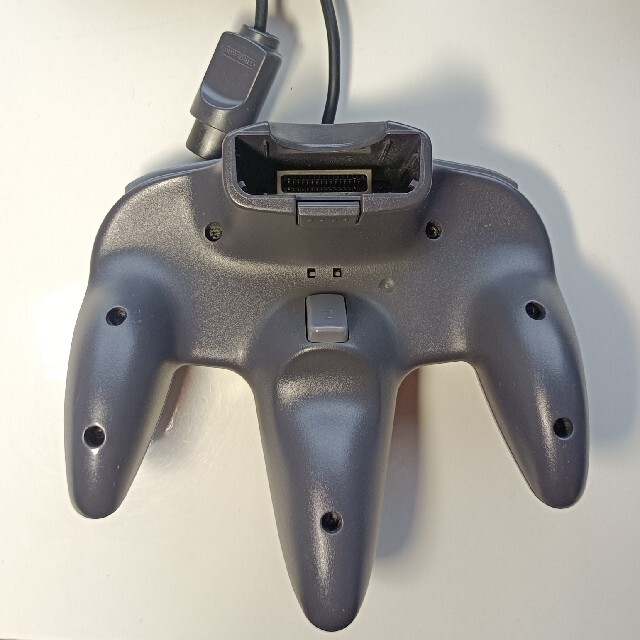 NINTENDO 64(ニンテンドウ64)の【動作確認済】  NINTENDO 64 本体 ソフト3本付 すぐに遊べる エンタメ/ホビーのゲームソフト/ゲーム機本体(家庭用ゲーム機本体)の商品写真