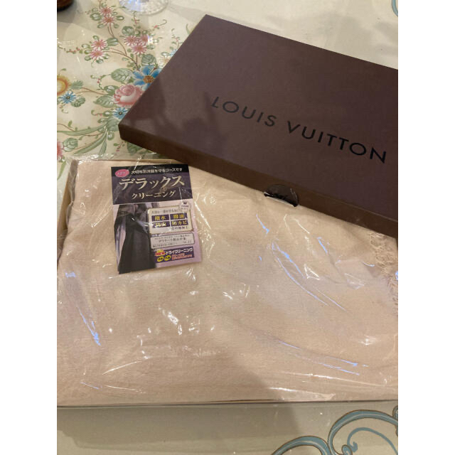 ルイヴィトン ストール 白 LOUIS VUITTON ルイヴィトン ストール