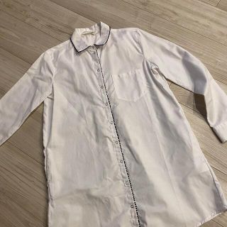 ザラ(ZARA)のZARA ドット飾り　ホワイトブラウス(シャツ/ブラウス(長袖/七分))