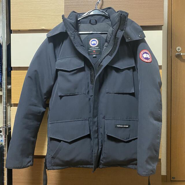 CANADA GOOSE(カナダグース)の週末限定値下げ　カナダグース　カムループス　美品 メンズのジャケット/アウター(ダウンジャケット)の商品写真