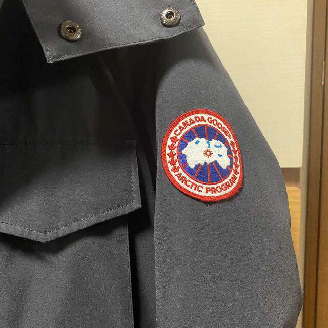 CANADA GOOSE(カナダグース)の週末限定値下げ　カナダグース　カムループス　美品 メンズのジャケット/アウター(ダウンジャケット)の商品写真