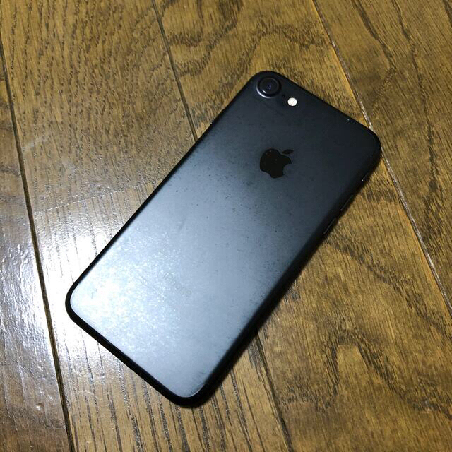 iPhone7 キャリア　au  32㎇　ブラック