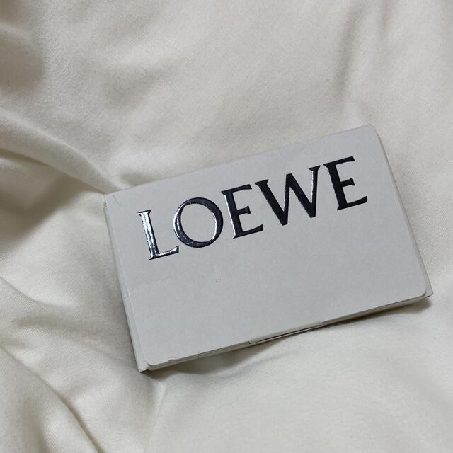 LOEWE(ロエベ)のLOEWE オードゥトワレ　サンプル　香水 コスメ/美容のキット/セット(サンプル/トライアルキット)の商品写真