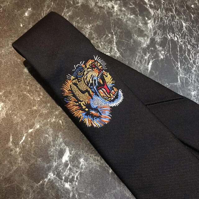 グッチ タイガー刺繍ネクタイ★BTS着用 GUCCI シルク製 日本完売