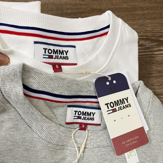 TOMMY(トミー)のTOMMY JEANS メンズビックフラッグ スヴェット XLサイズ メンズのトップス(Tシャツ/カットソー(半袖/袖なし))の商品写真