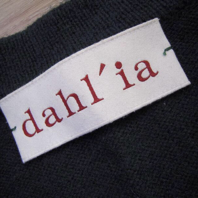 Dahlia by こうちゃん's shop｜ダリアならラクマ - ピーコックブルーに惹かれる「dahl'ia」立ち襟カーディガンの通販 正規店好評
