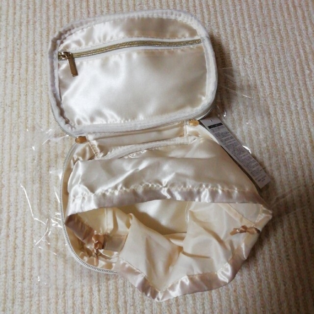 Bou Jeloud(ブージュルード)のBouJeloud巾着バニティ(新品)値上げ レディースのバッグ(その他)の商品写真