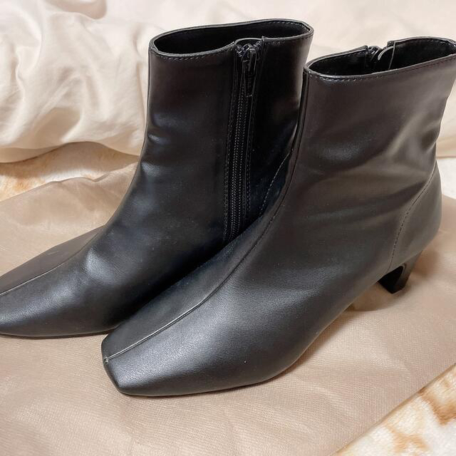 SNIDEL(スナイデル)のスナイデル　スクエアショートブーツ　23.5センチ☆ レディースの靴/シューズ(ブーツ)の商品写真