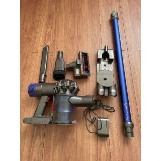 ダイソン(Dyson)のDyson v6 Fluffy 中古 (ソフトクリーナーヘッド無し)(掃除機)